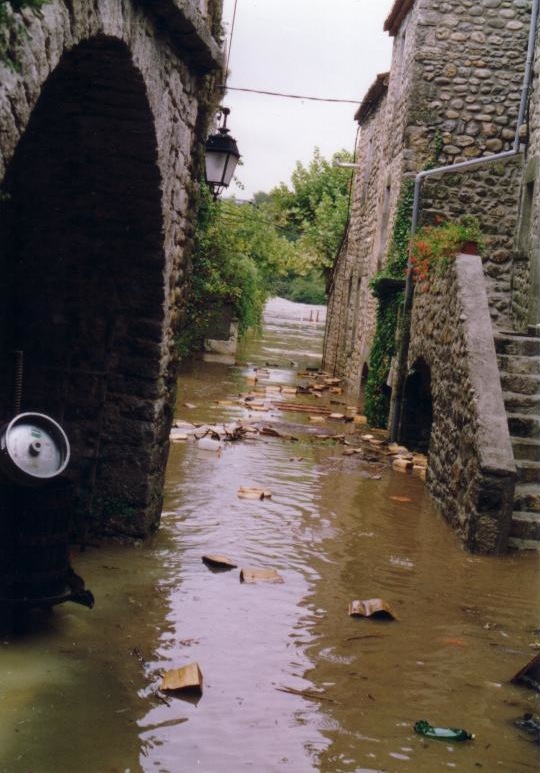 labeaume-inondation-rues